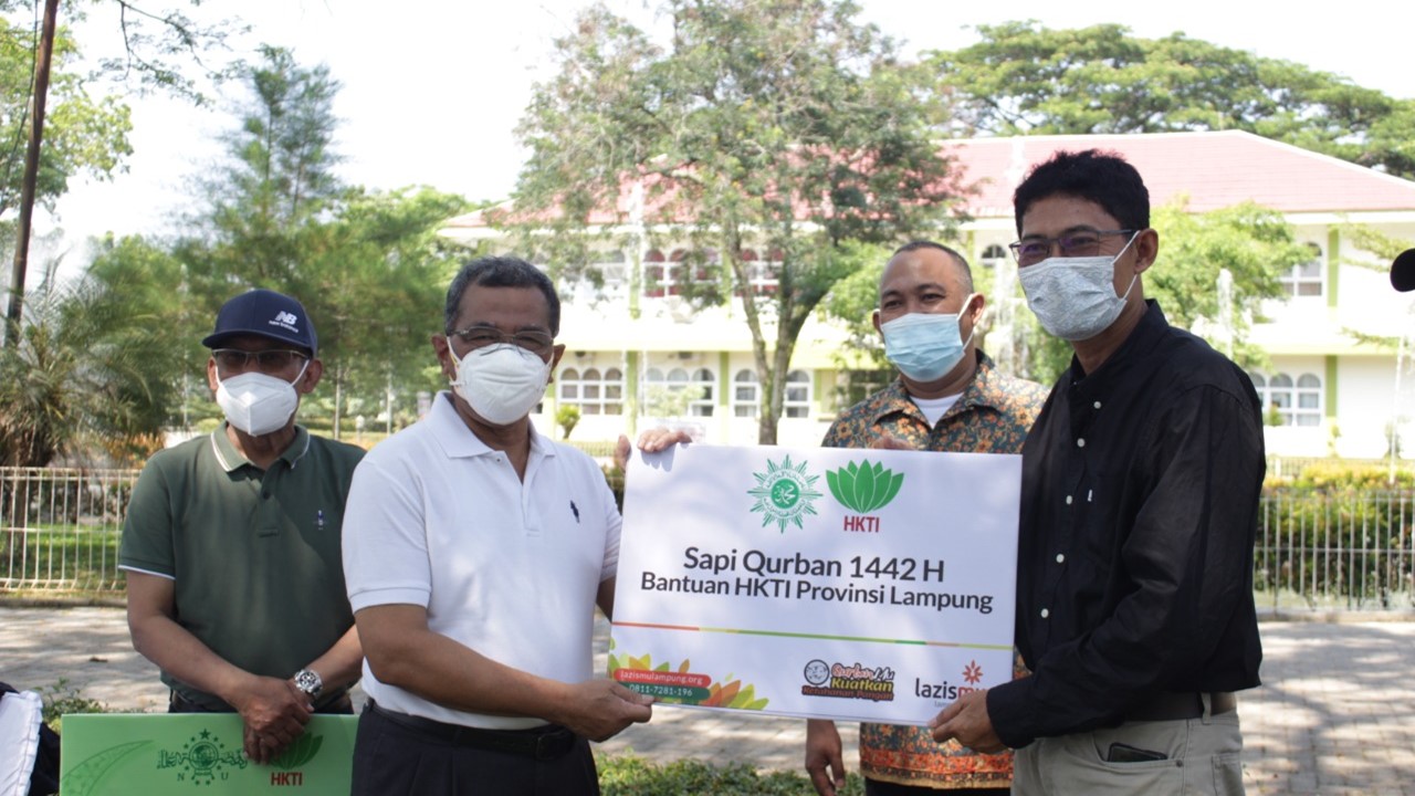Penyerahan Sapi Qurban 1442 H HKTI Kepada Muhammadiyah Lampung