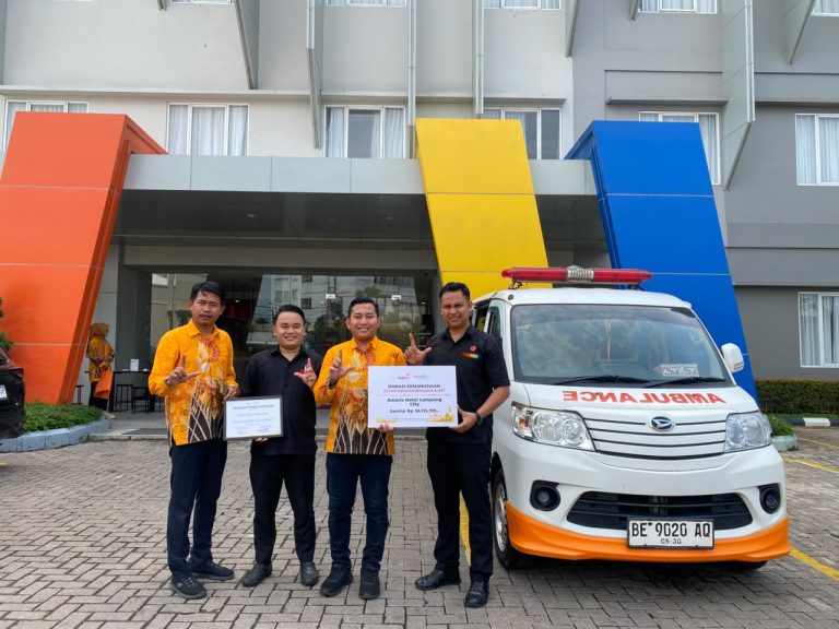 Penyerahan Bantuan dari Hotel Santika dan Amaris Hotal Lampung
